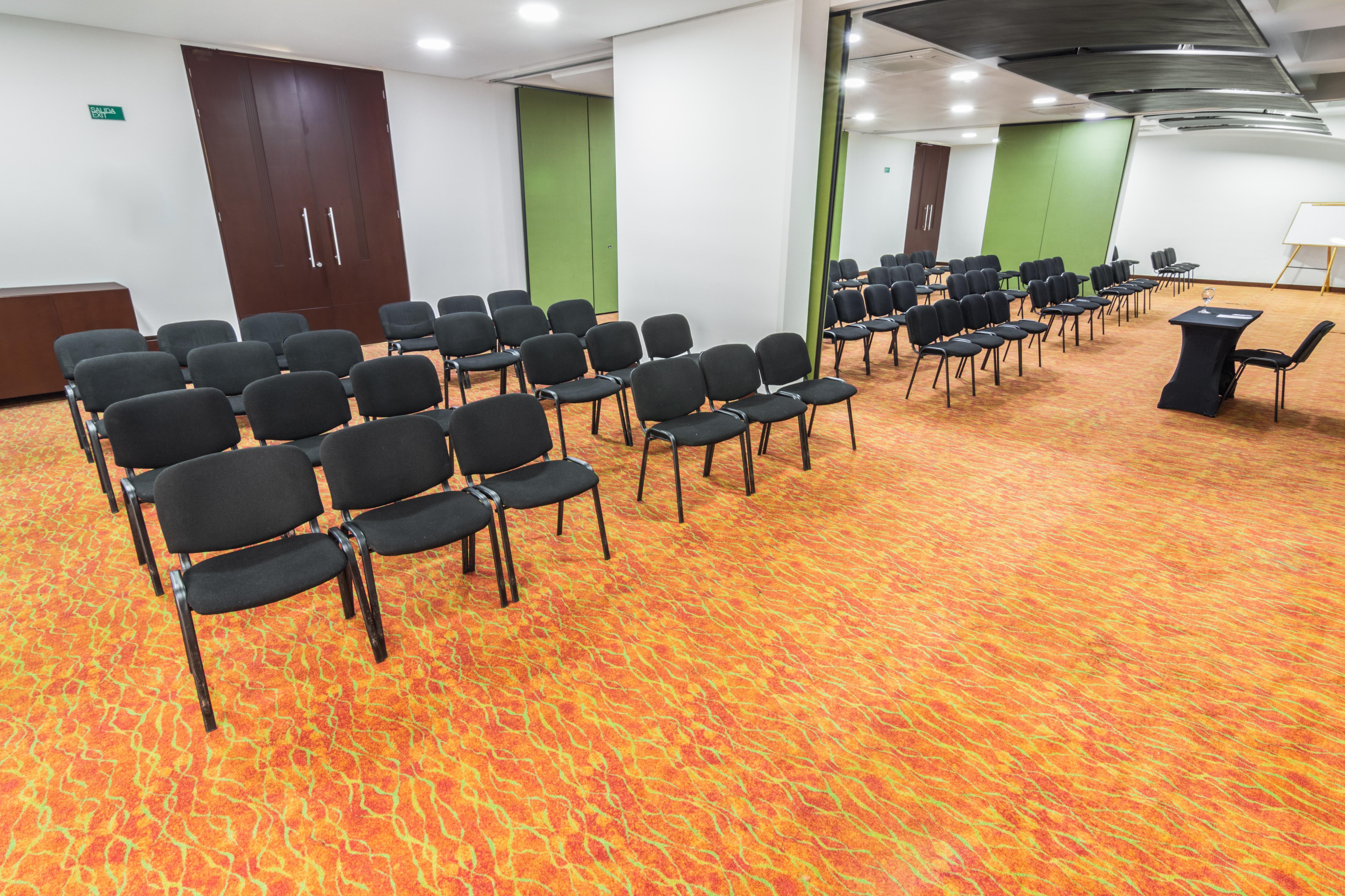 Best Western Plus 93 Park Hotel Bogotá Exterior foto A meeting room at the hotel