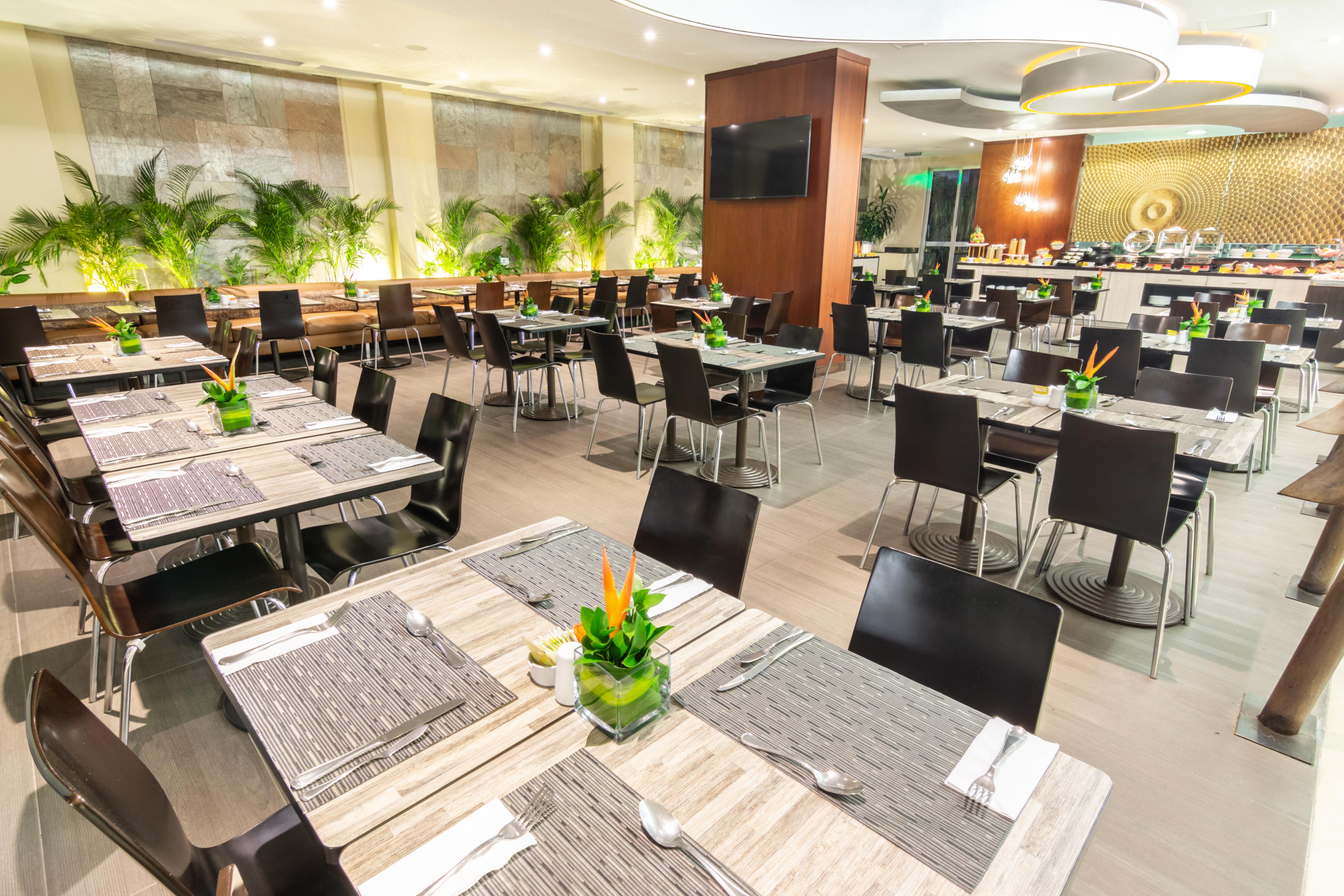 Best Western Plus 93 Park Hotel Bogotá Exterior foto The Club at Changi Airport
